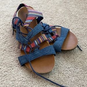 Minnetonka gladiator tie up sandal
